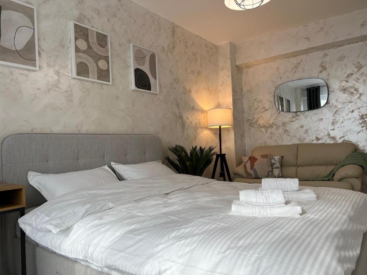 Lazar Towers Studios & Apartments Near Palas Iasi Extérieur photo